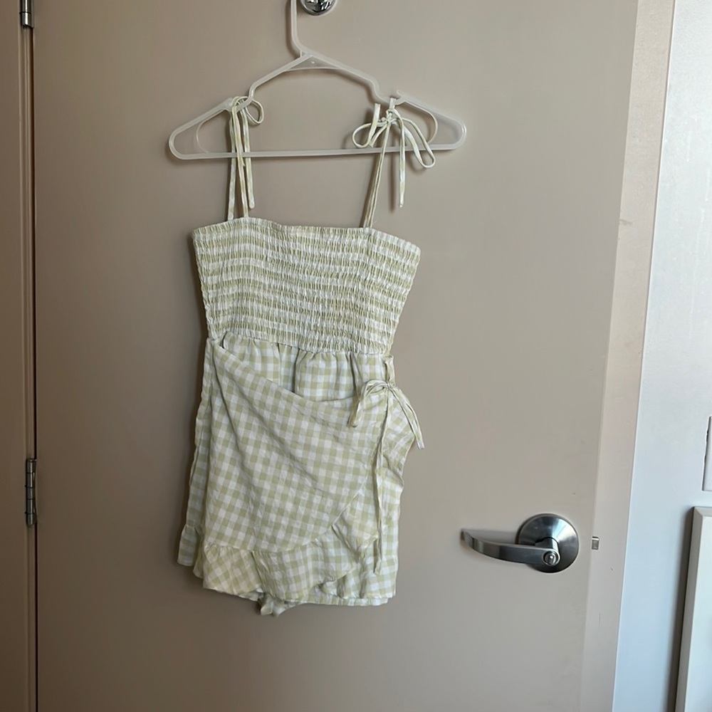 Princess Polly Green gingham romper!